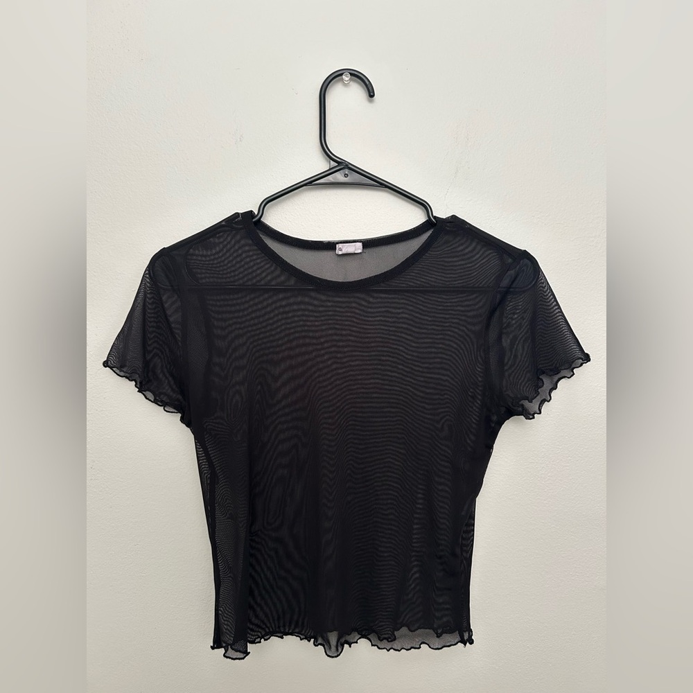 GARAGE MESH LETTUCE HEM CROP TOP